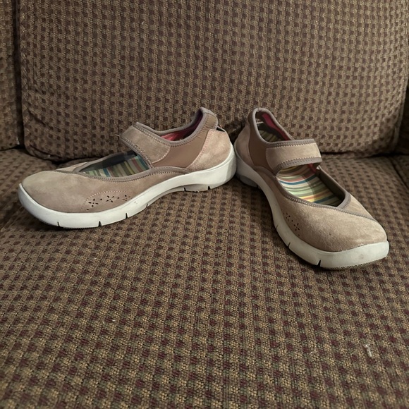 DANSCO MARY JANES. SZ 9.5 / EU 40 - Picture 8 of 14